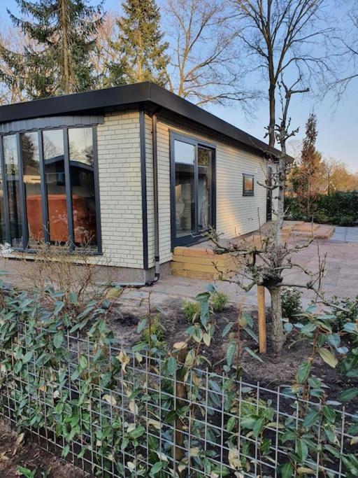 Cozy Chalet For 4 Veluwe Putten Εξωτερικό φωτογραφία