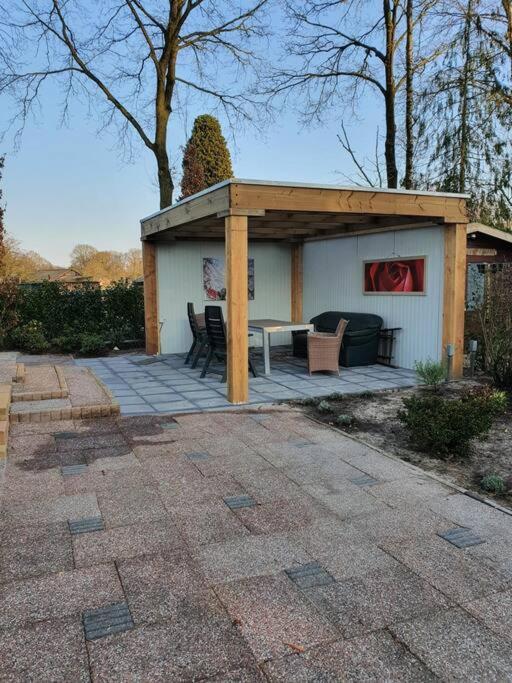 Cozy Chalet For 4 Veluwe Putten Εξωτερικό φωτογραφία
